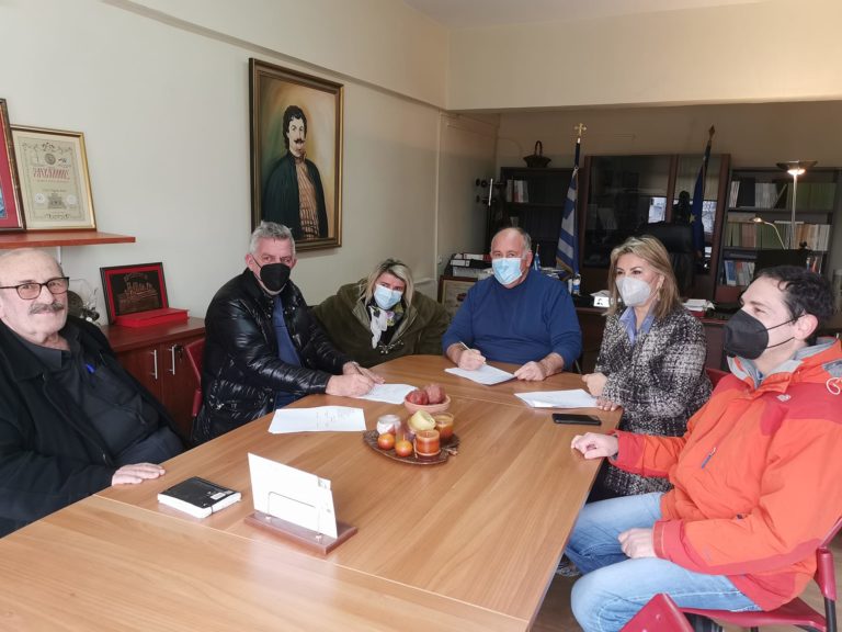 Υπογραφή σύμβασης ασφαλτόστρωσης δρόμων του Βελεστίνου