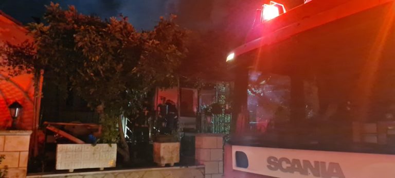 Ζάκυνθος: Φωτιά σε σπίτι στο Βανάτο (video)