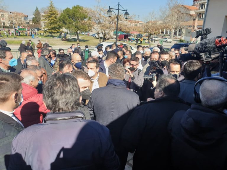 Τσίπρας από τη Λάρισα: Πλήγμα για την δημοκρατία η απουσία των αγροτικών κινητοποιήσεων από τα δελτία ειδήσεων