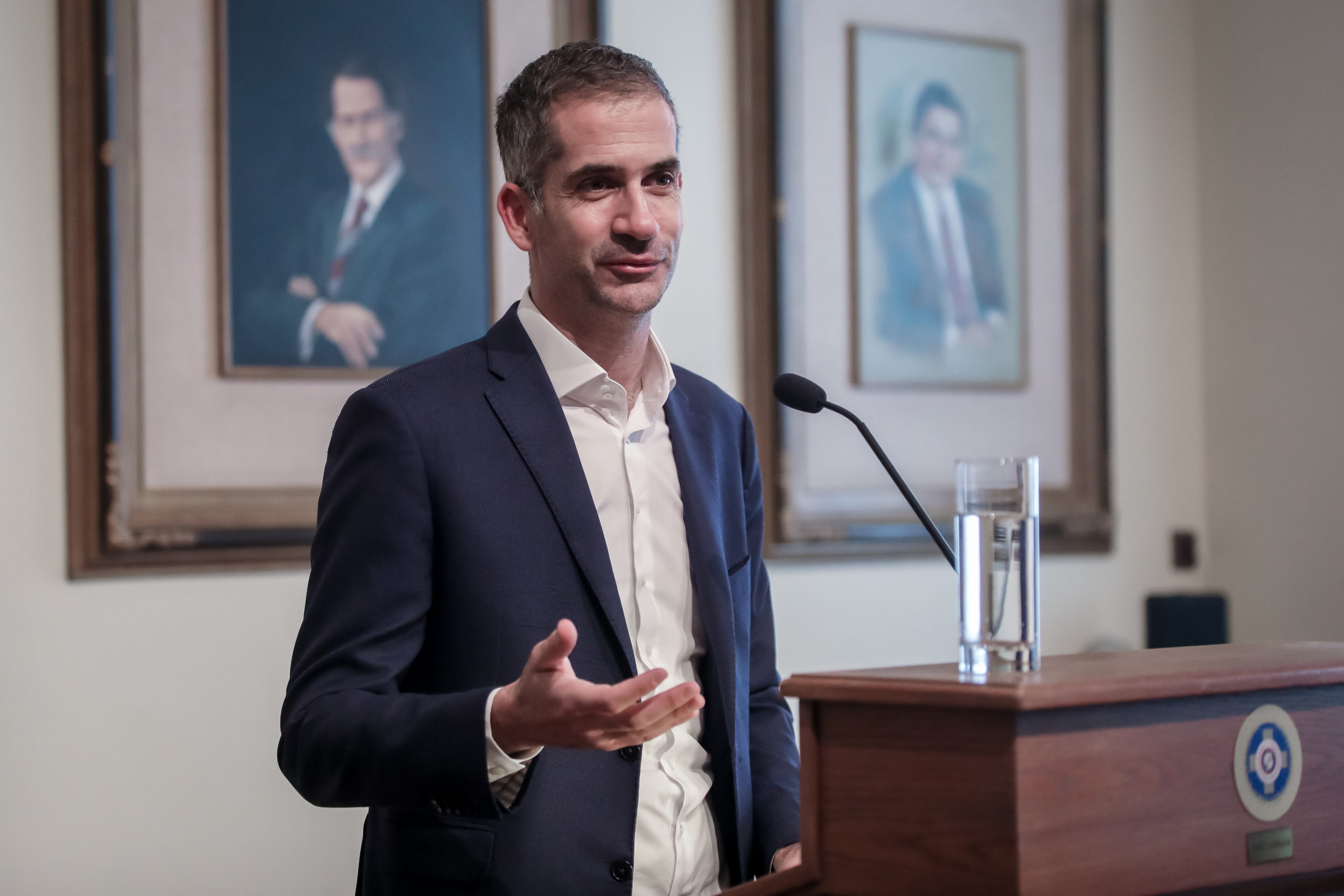 ΑΠΟΚΑΛΥΠΤΗΡΙΑ ΑΠΟ ΤΟΝ ΔHMAPXO AΘHNAIΩN K. MΠAKOΓIANNHΣ KAI ΤΟΥΣ ΠPEΣBEIΣ HΠA, ITAΛIAΣ, ΓEPMANIAΣ KAI MEΓ. BPETANIAΣ MIAΣ EK TΩN 62 "EΞYΠNΩN" ΠINAKIΔΩN ΠOY ΘA TOΠOΘETHΘOYN ΣTHN AΘHNA, ΣTO ΠΛAIΣIO TOY EOPTAΣMOY THΣ EΠETEIOY TΩN 200 ETΩN AΠO THN EΛΛHNIKH EΠANAΣTAΣH  (ΓΙΑΝΝΗΣ ΠΑΝΑΓΟΠΟΥΛΟΣ / EUROKINISSI)