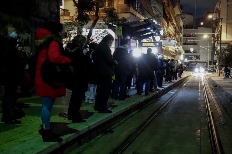 Διακοπή δρομολογίων του τραμ μετά τις 22.00 λόγω έκτακτων εργασιών της ΕΥΔΑΠ