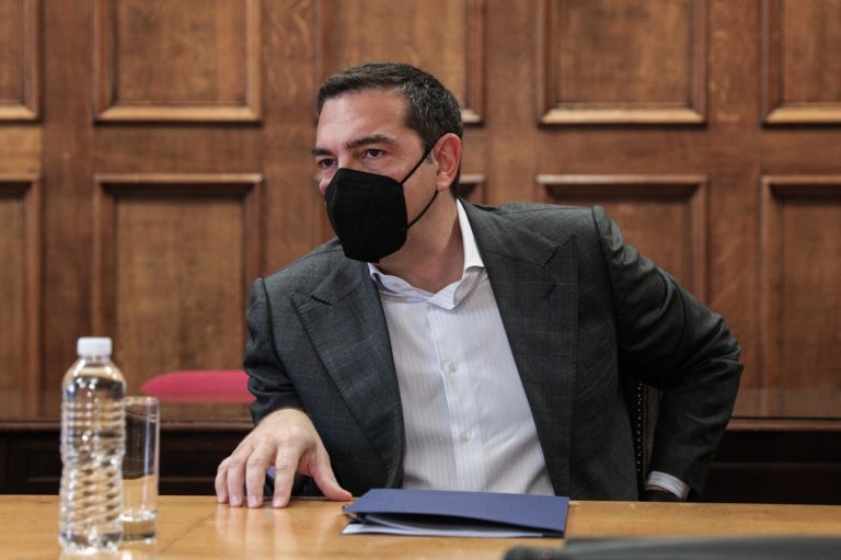 Στο στόχαστρο της αντιπολίτευσης η συνέντευξη του Αλ. Τσίπρα