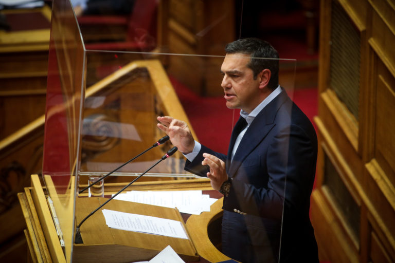 Αλ. Τσίπρας στη Βουλή: Θέλετε λιγότερο κράτος για τον πολίτη αλλά περισσότερο για τα κομματικά στελέχη