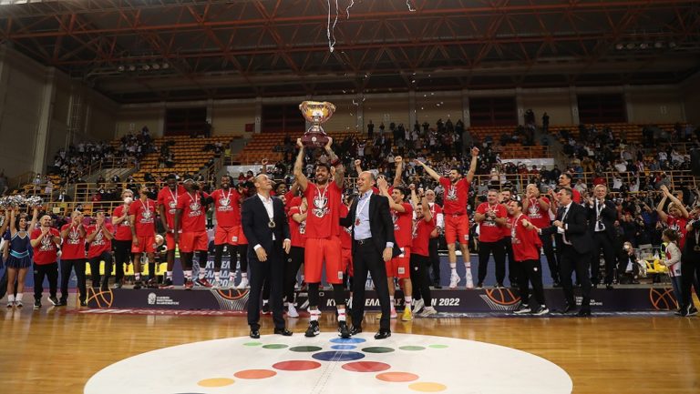 Η απονομή του Ολυμπιακού στα «Δύο Αοράκια» (pics & vid)