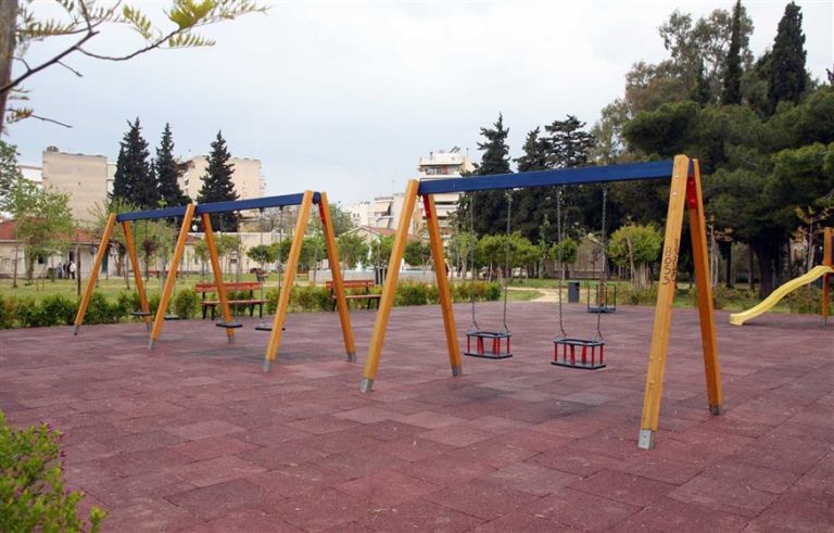 “Μένουμε Θεσσαλονίκη”: Αφιλόξενες οι παιδικές χαρές του κέντρου για τα παιδιά