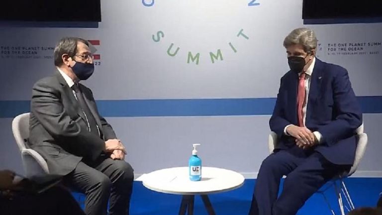 Βρέστη: Συνάντηση Ν. Αναστασιάδη – Τζον Κέρι με επίκεντρο την κλιματική αλλαγή