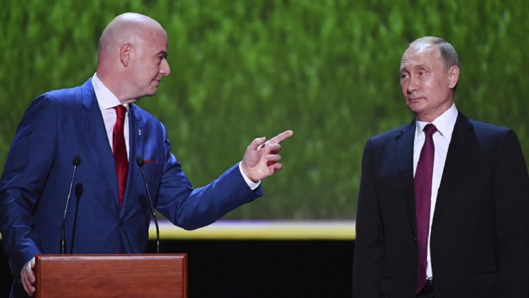 «FIFA και UEFA αποκλείουν τη Ρωσία από όλες τις διεθνείς διοργανώσεις τους»