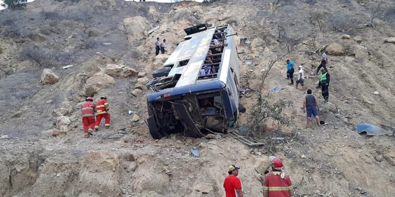Περού: Πολύνεκρο δυστύχημα με πτώση λεωφορείου σε γκρεμό