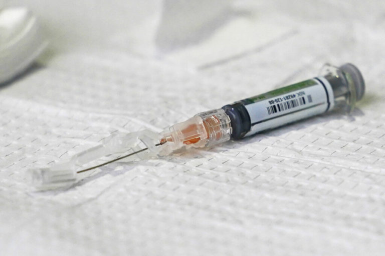 Μ. Γκάγκα: 474.000 σκευάσματα της Novavax μέχρι τον Μάρτιο – Έρχεται το εμβόλιο της Sanofi