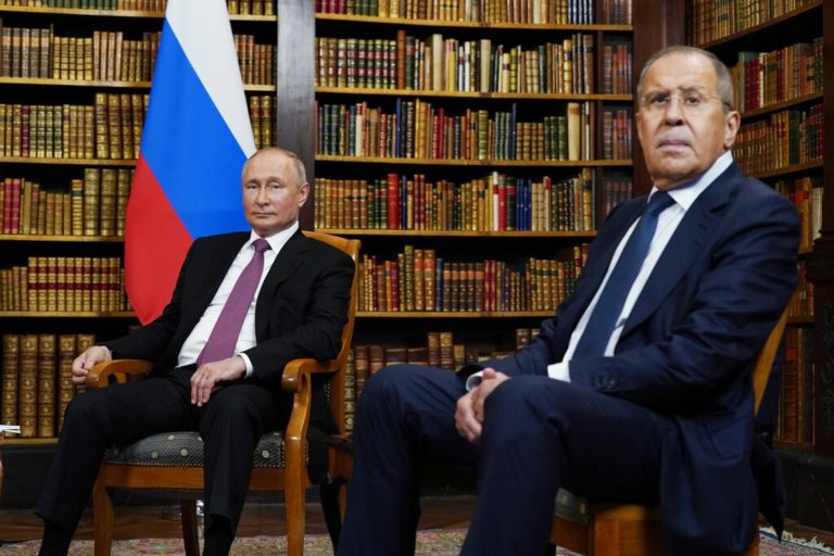 EE: Συμφωνία για κυρώσεις σε Πούτιν και Λαβρόφ