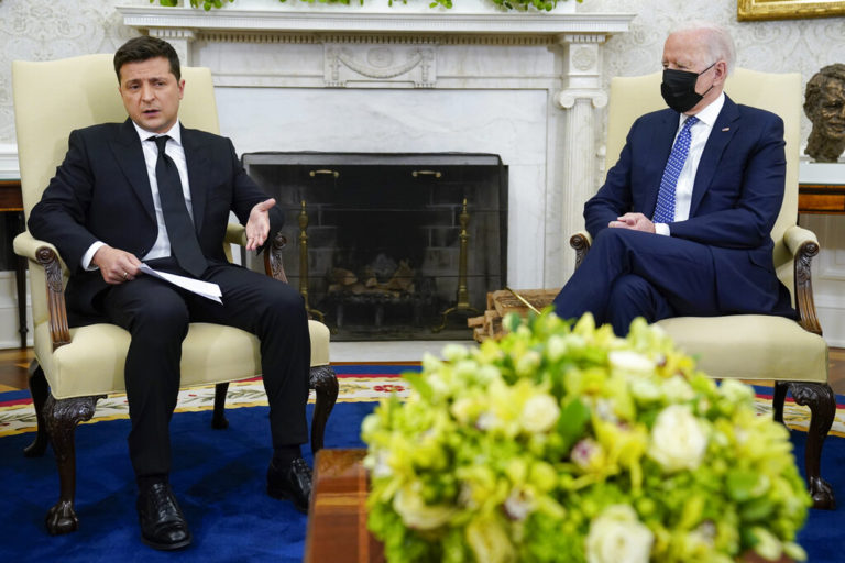 Τηλεφωνική επικοινωνία Ζελένσκι – Μπάιντεν – Τι συζητήθηκε