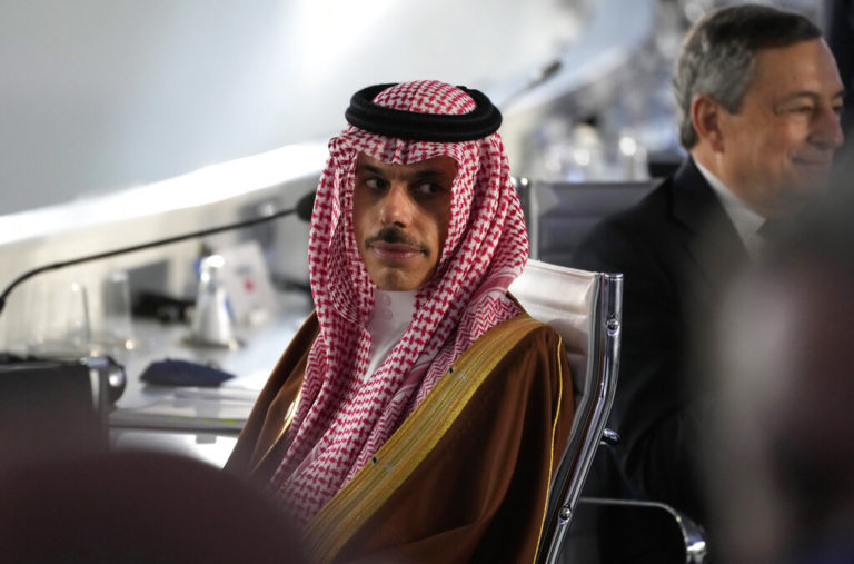 Στη Λευκωσία σήμερα ο υπουργός Εξωτερικών της Σαουδικής Αραβίας – Επίκειται συνάντηση με τον Ι. Κασουλίδη