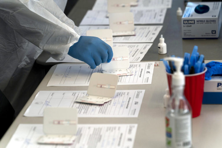 Rapid test στα… τυφλά έκανε διαγνωστικό κέντρο – Τι ανακάλυψε η Εθνική Αρχή Διαφάνειας στη Θεσσαλονίκη