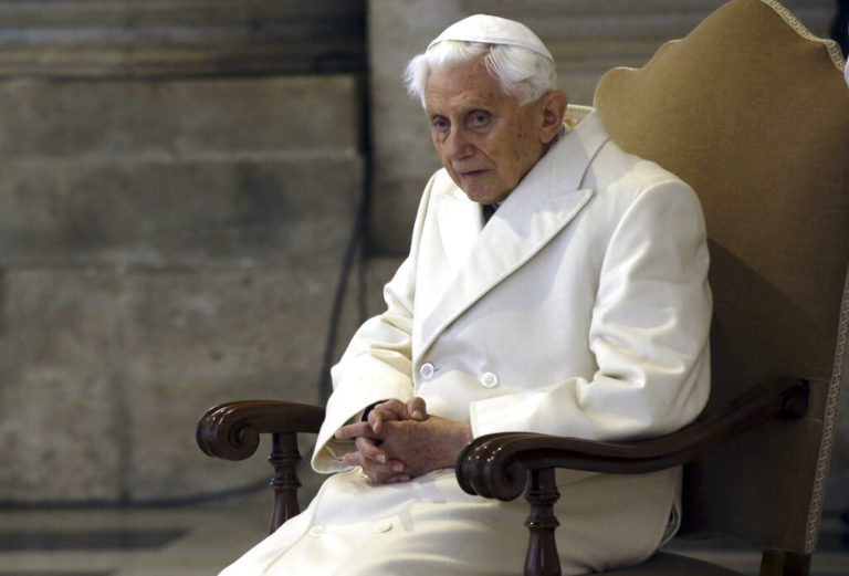 Πάπας Βενέδικτος XVI: η Εκκλησία αρχίζει να ζει σαν να μην υπήρχε καθόλου Θεός!