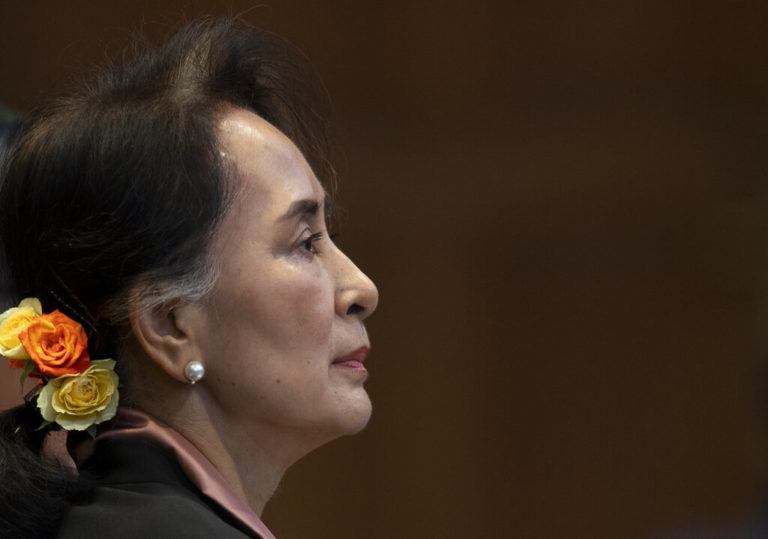 Η Aung San Suu Kyi αντιμετωπίζει νέα κατηγορία για διαφθορά στη Βιρμανία