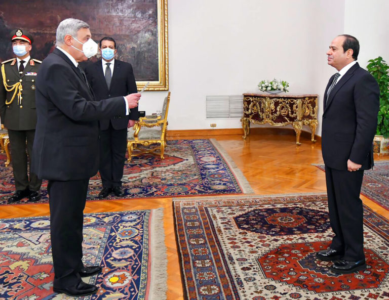  Για πρώτη φορά στην Αίγυπτο, χριστιανός ασκεί την προεδρία του Ανωτάτου Συνταγματικού Δικαστηρίου