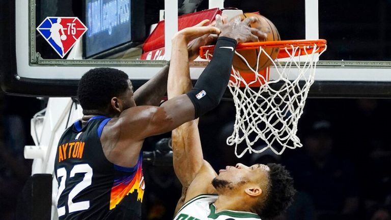 NBA: Οι Μπακς του Αντετοκούνμπο γνώρισαν «βαριά ήττα» από τους Σανς (Video)