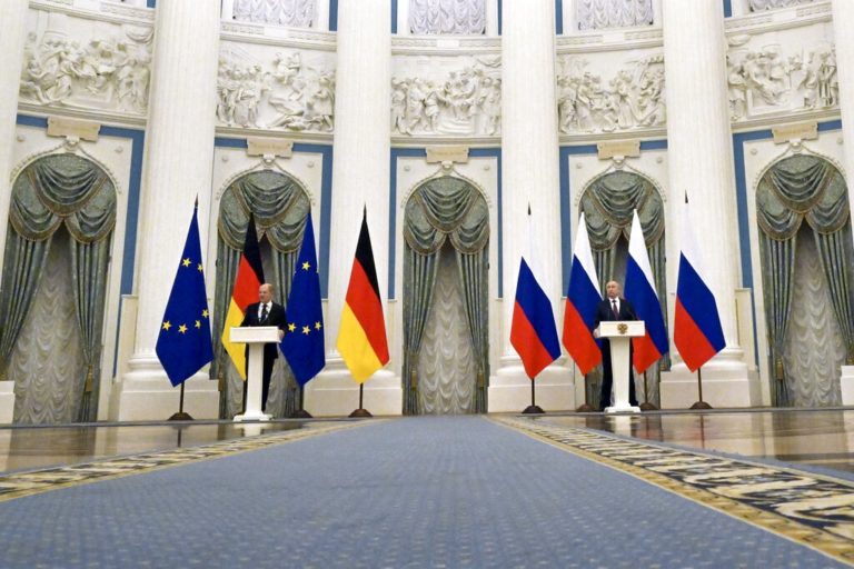 Σολτς: Υπάρχει ακόμα χώρος για τη διπλωματία στη ρωσο-ουκρανική κρίση