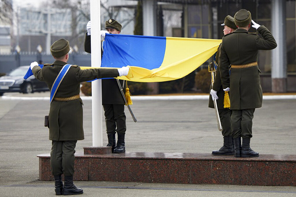 Επ. πρόξενος σε Κριμαία: Αργός θάνατος για την Ουκρανία η συνεχιζόμενη ένταση (video)