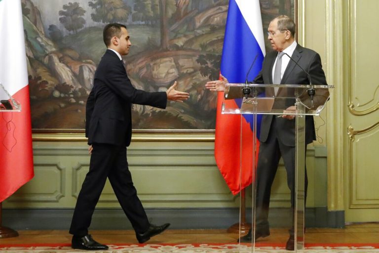 Ουκρανική κρίση: Ο διπλωματικός ρόλος της Ιταλίας και η συνάντηση Di Maio – Lavrov στη Μόσχα