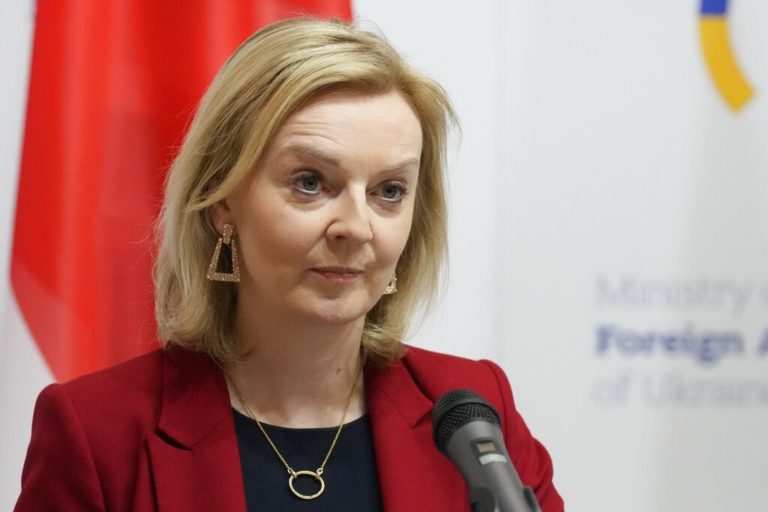 Λιζ Τρας: Η σύγκρουση Ουκρανίας-Ρωσίας μπορεί να διαρκέσει αρκετά χρόνια