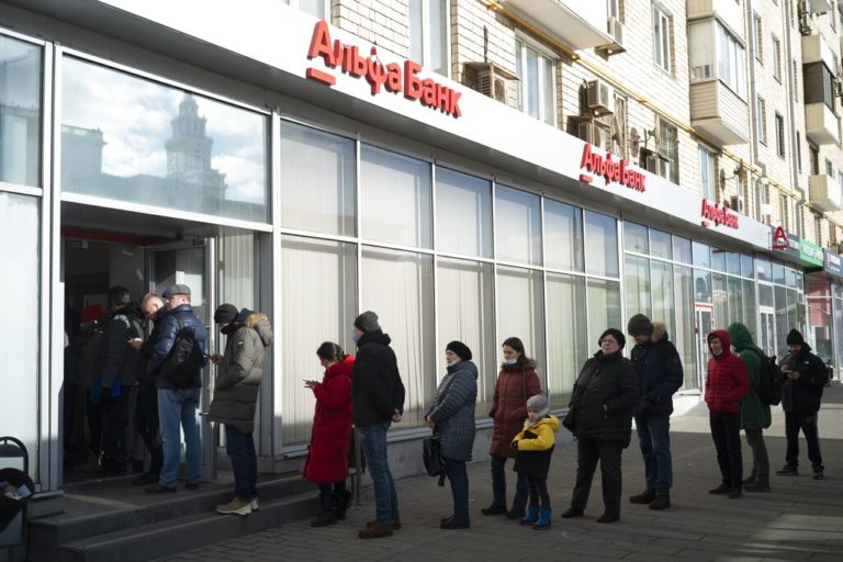 Ανάλυση: Αυτό είναι το σύνολο των οικονομικών κυρώσεων των συμμάχων στη Ρωσία