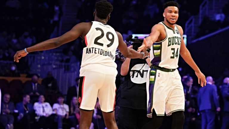NBA: Τόπιν, Τάουνς και… οικογένεια Αντετοκούνμπο ξεχώρισαν στο πρώτο μέρος του εφετινού All Star Game (βίντεο)