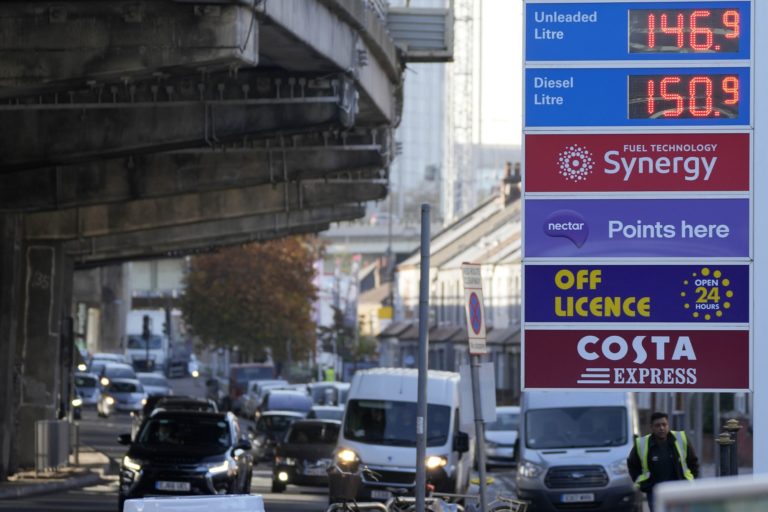 Βρετανία: Σφίγγει η θηλιά της ενεργειακής ακρίβειας για τα νοικοκυριά