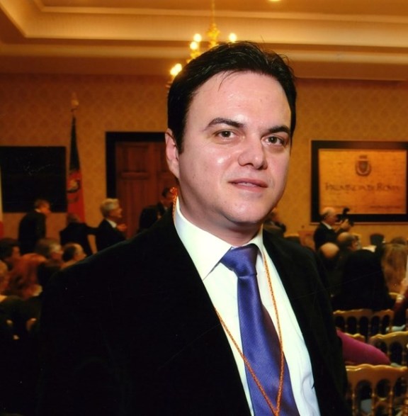 Νέα διεθνής διάκριση ποίησης για τον Λαρισαίο γιατρό Δημήτρη Κρανιώτη