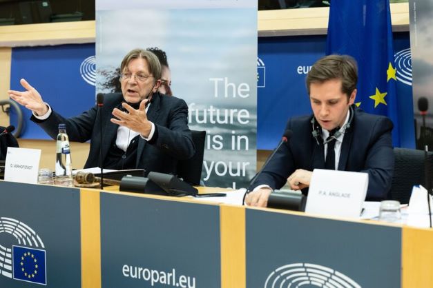 Διάσκεψη για το Μέλλον: Κατάργηση υποχρεωτικής ομοφωνίας στο Ευρωπαϊκό Συμβούλιο, και ενίσχυση του ρόλου των εθνικών κοινοβουλίων στη νομοθετική διαδικασία της ΕΕ  
