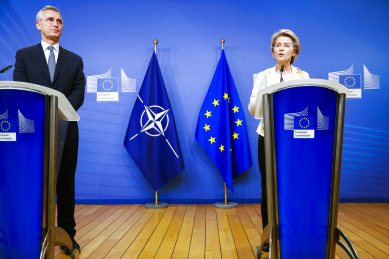 Επικοινωνία Φον Ντερ Λάιεν – Στόλτενμπεργκ για τη ρωσο-ουκρανική κρίση