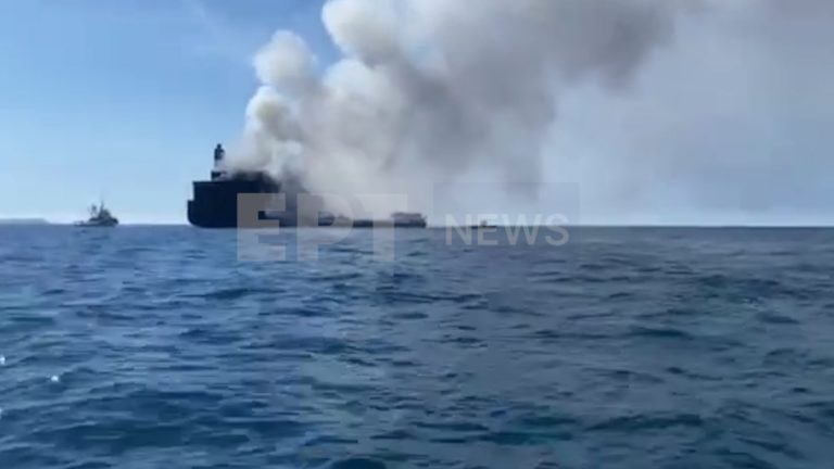 Φωτιά στο «Euroferry Olympia»: Ταυτοποιήθηκαν 278 από τους 291 επιβάτες – 11 αγνοούμενοι και 2 εγκλωβισμένοι (live-upd)