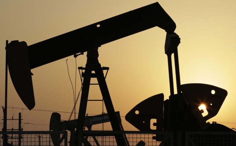 Εκρηκτική άνοδος της τιμής του πετρελαίου –  Πάνω από 100 $ το βαρέλι