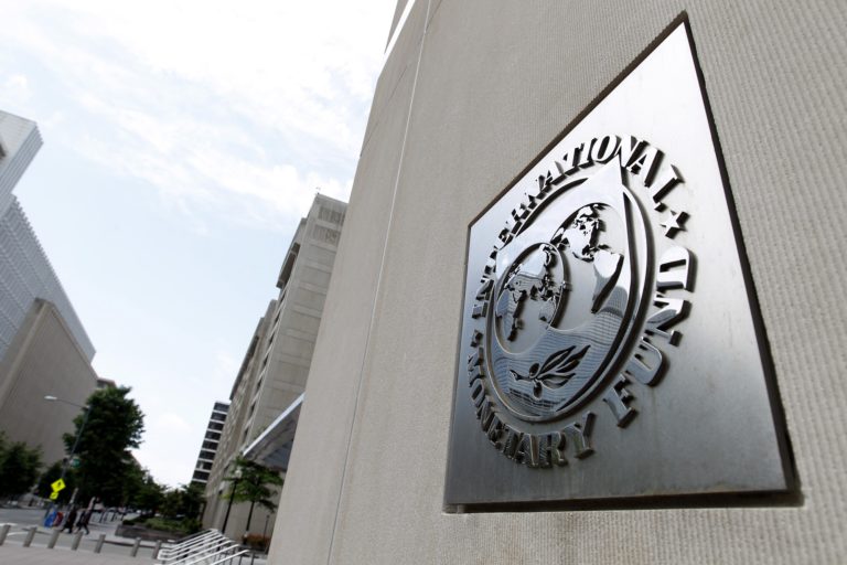 Reuters: Έως τέλος Μαρτίου η πρόωρη αποπληρωμή των δανείων της Ελλάδας στο ΔΝΤ
