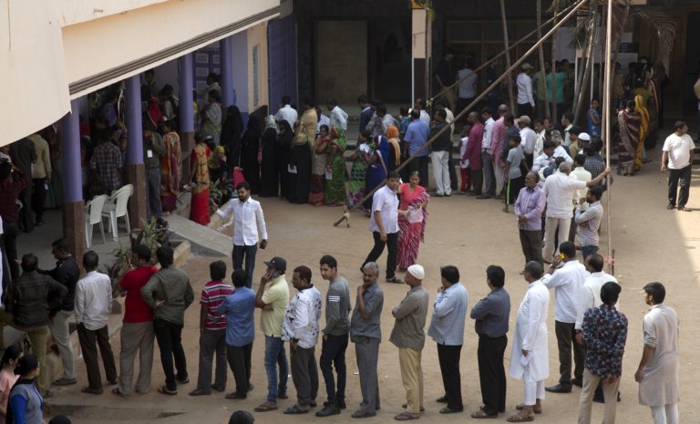 Ινδία: Ξεκινούν οι περιφερειακές εκλογές με πρώτη την πολιτεία Ούταρ Πραντές