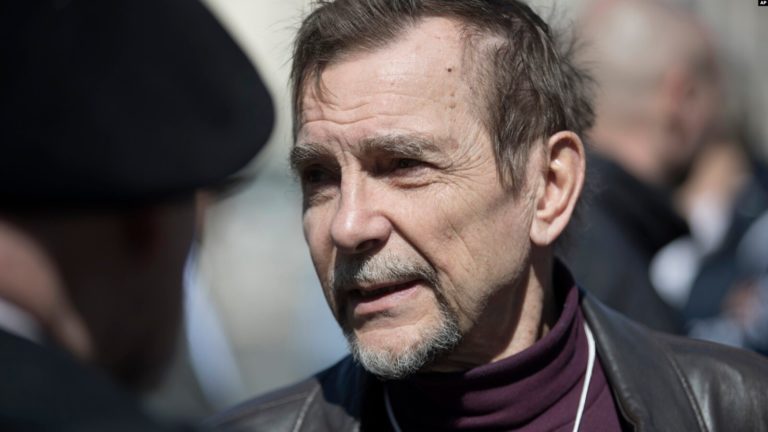 Συνελήφθη στην Μόσχα ο γνωστός ακτιβιστής για τα ανθρώπινα δικαιώματα Λεβ Πανομαριόφ