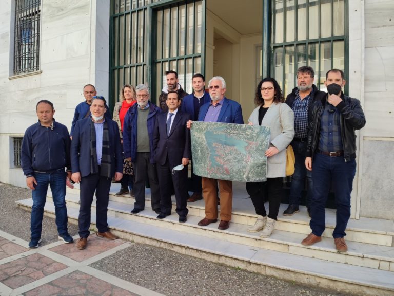 Μηνυτήρια αναφορά για τα φωτοβολταϊκά στο φράγμα Πηνειού