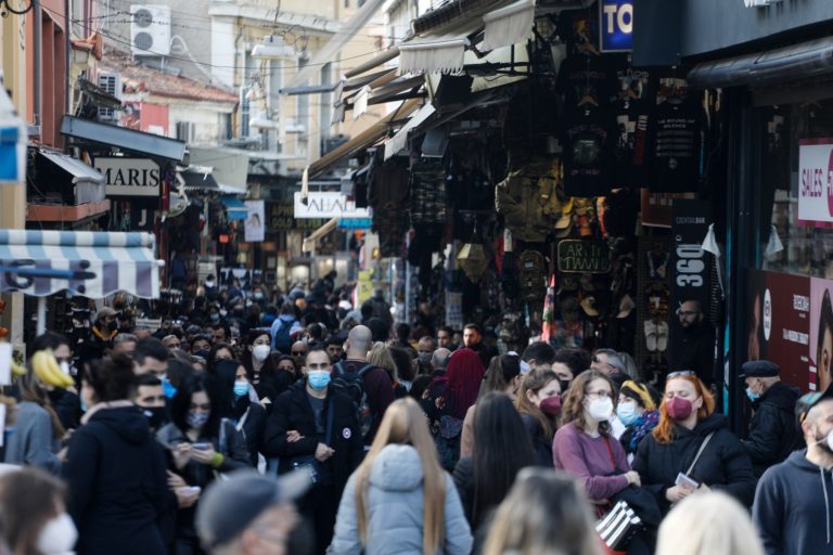 Κορονοϊός: 72 θάνατοι, 567 διασωληνωμένοι, 16.023 νέα κρούσματα – 4.339 στην Αττική