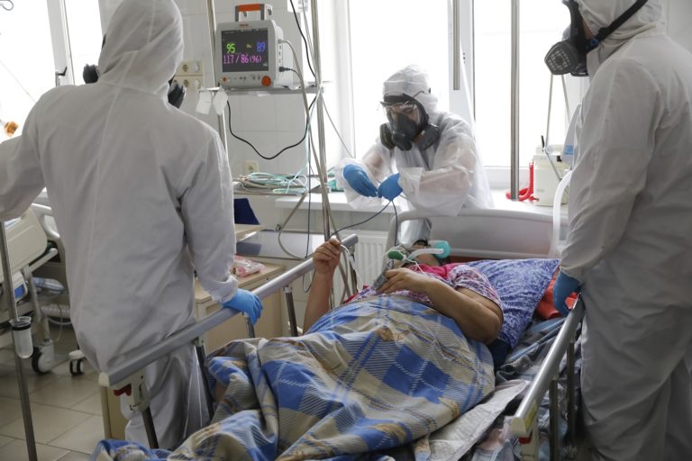 Ρωσία: Ραγδαία αύξηση σε κρούσματα και εισαγωγές σε 24 ώρες