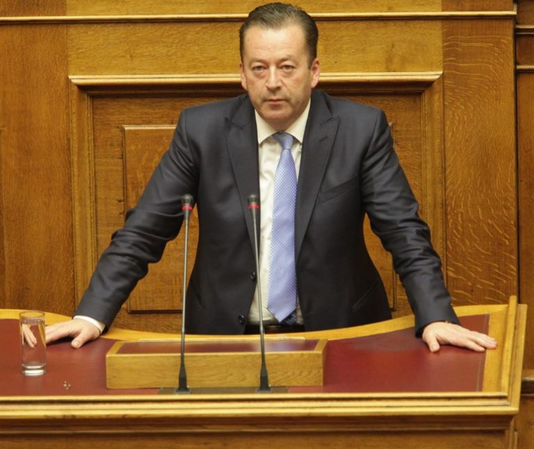 Στη Βουλή φέρνει ο Β. Κόκκαλης το θέμα με τους συμβασιούχους στο Γενικό Νοσοκομείο Λάρισας