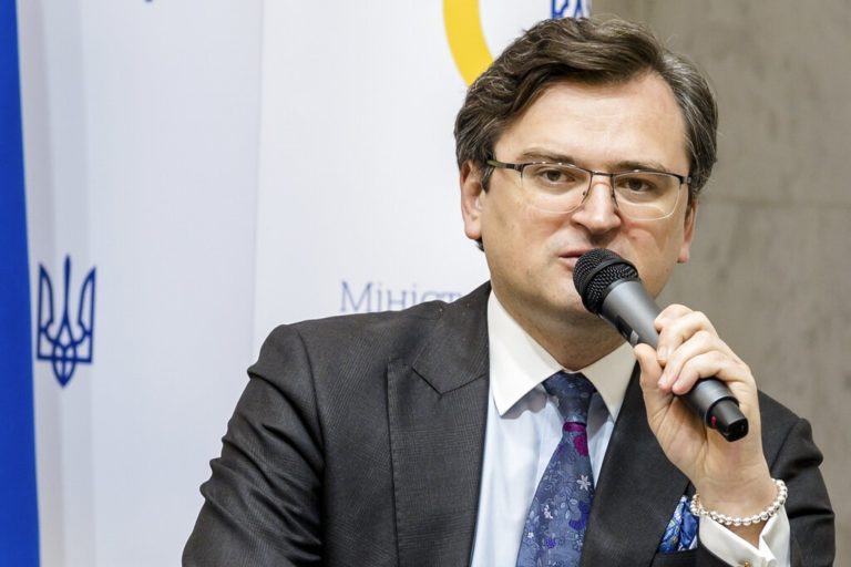 Ντμίτρο Κουλέμπα: Η Ρωσία θέλει να προκαλέσει ρήγμα στις σχέσεις του Κιέβου με τη Δύση