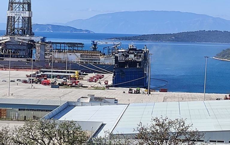 “Euroferry Olympia”: Συνεχίζονται οι έρευνες για τους 6 αγνοούμενους – Προσπάθεια επισκευής του καταπέλτη (video)