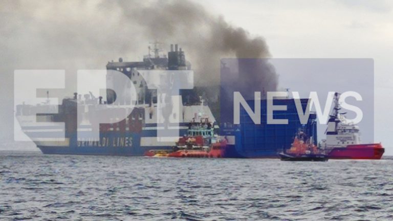 «Euroferry Olympia»: Στο πλοίο οι διασώστες για τους αγνοούμενους – Στο νοσοκομείο ο διασωθείς
