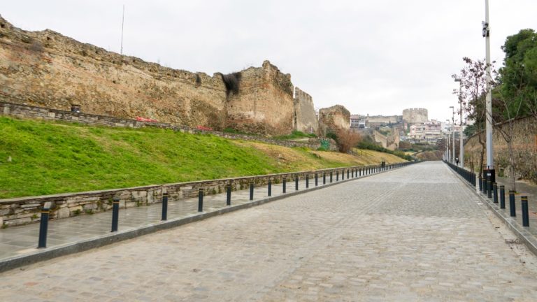 Θεσσαλονίκη: Παραδοσιακό χρώμα στην περιοχή της Ευαγγελίστριας