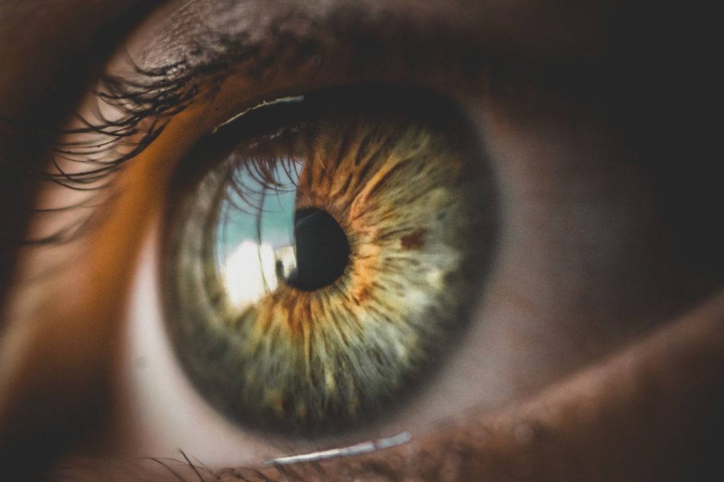 Πώς να προστατέψετε τα μάτια σας όταν εργάζεστε στον υπολογιστή – Η ιδανική διατροφή