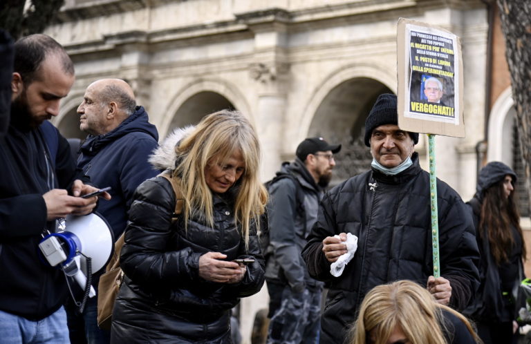 Ιταλία: Πρωτοφανής αποτυχία κινητοποίησης αντιεμβολιαστών στη Ρώμη