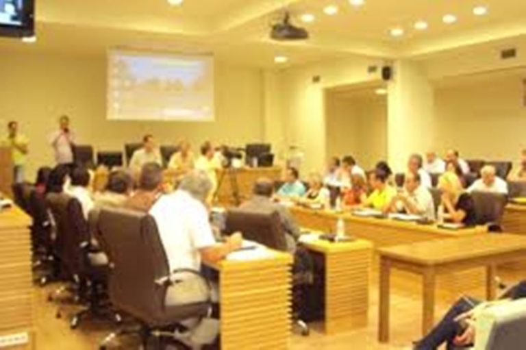 Κοζάνη: Ψηφίσματα δημοτικού συμβουλίου για ΛΑΡΚΟ και αγρότες