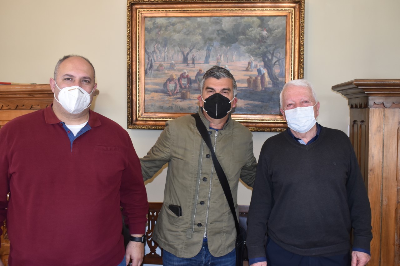 Συνάντηση Περιφερειάρχη με τουριστικούς πράκτορες στη Λέσβο Συνάντηση Περιφερειάρχη με τουριστικούς πράκτορες στη Λέσβο