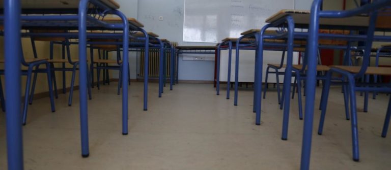 Θεσσαλονίκη: Έπεσε παράθυρο σε σχολείο την ώρα του μαθήματος