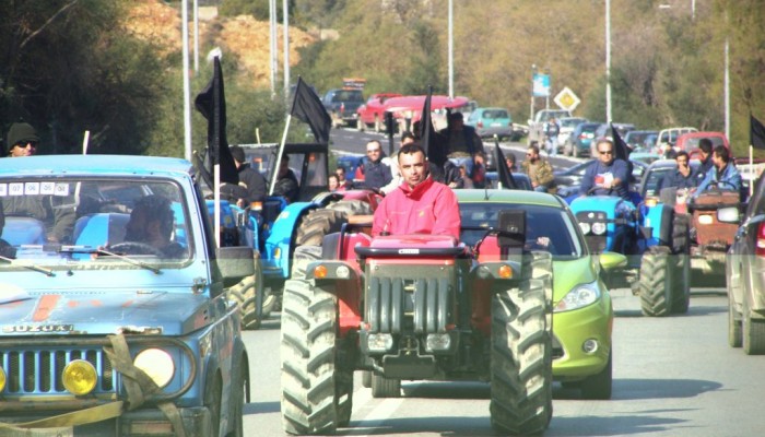 Στους δρόμους πάλι οι αγρότες των Χανίων